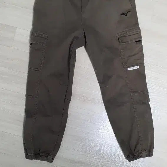 [BUNJANG] Mizuno Cargo Jogger Pants Khaki / 미즈노바지