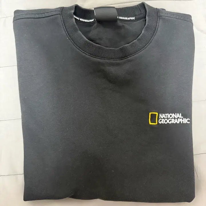 [BUNJANG] National Geographic Black Sweatshirt / 내셔널지오그래픽 블랙 맨투맨