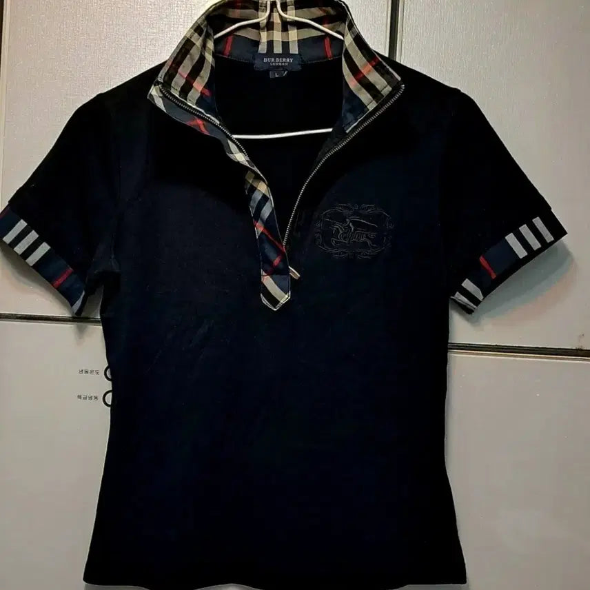 [BUNJANG] Burberry Check Skirt &amp; Black Short-Sleeve Polo Set / 버버리 체크 스커트 + 블랙 반팔 카라티