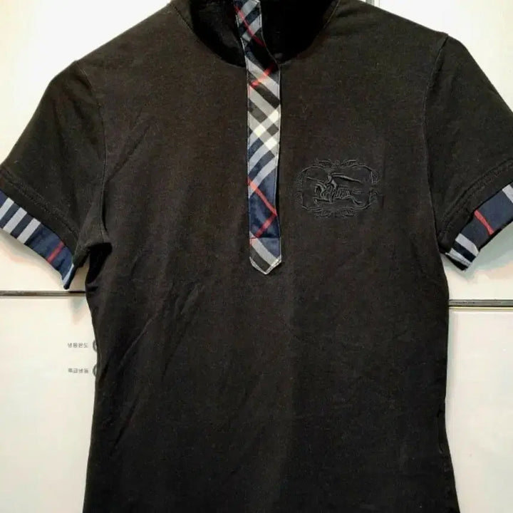 [BUNJANG] Burberry Check Skirt &amp; Black Short-Sleeve Polo Set / 버버리 체크 스커트 + 블랙 반팔 카라티