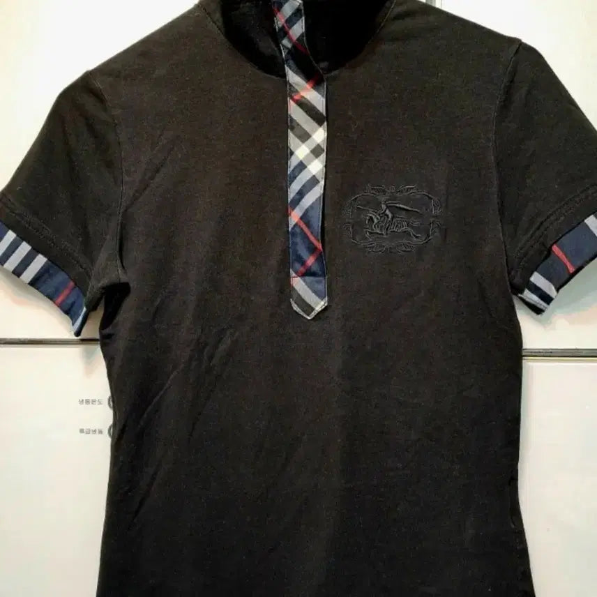 [BUNJANG] Burberry Check Skirt &amp; Black Short-Sleeve Polo Set / 버버리 체크 스커트 + 블랙 반팔 카라티