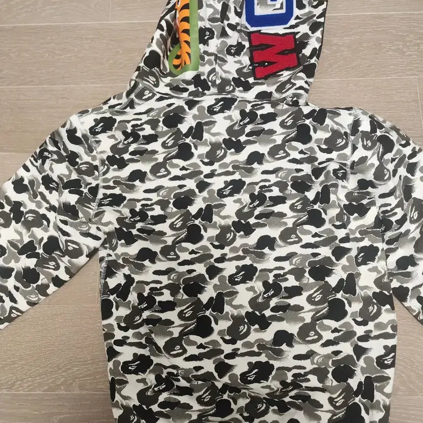 [BUNJANG] BAPE Shark Full Zip Hoodie / 베이프 샤크 후드집업