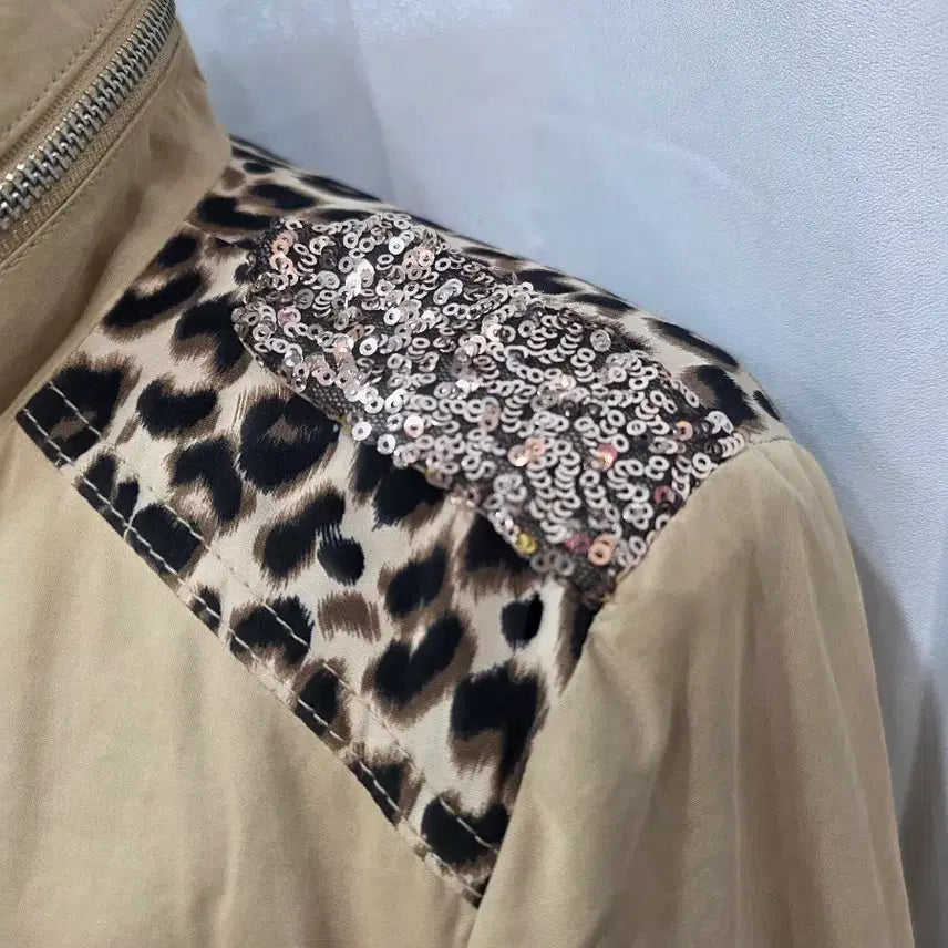 [BUNJANG] Egoist Beige Leopard Epaulet Field Jacket / 에고이스트 베이지 레오파드 견장 야상 점퍼