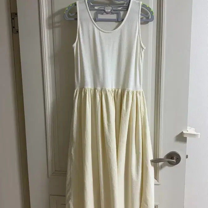 [BUNJANG] Corduroy Sleeveless Long Dress - Ivory / 코듀로이 나시 원피스 아이보리 롱스커트 free