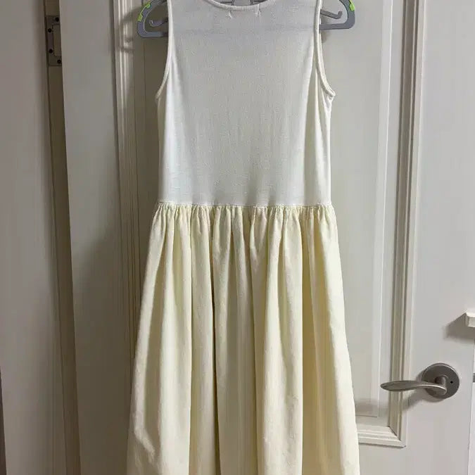 [BUNJANG] Corduroy Sleeveless Long Dress - Ivory / 코듀로이 나시 원피스 아이보리 롱스커트 free