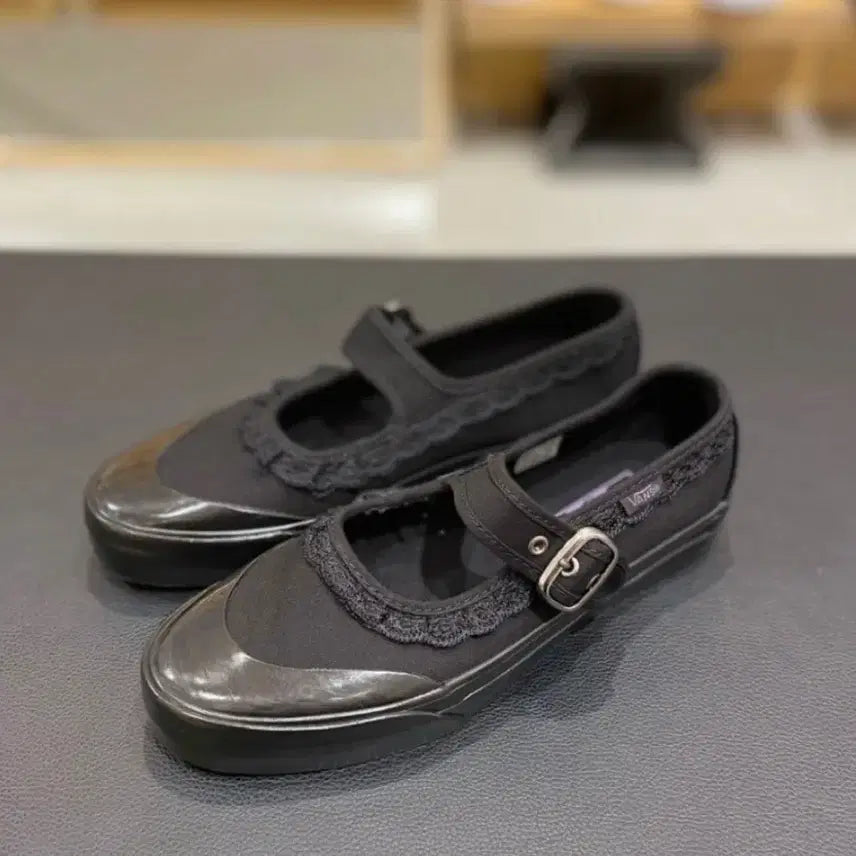 [BUNJANG] Vans Mary Jane In The Shadows Black / 반스 메리제인 인더쉐도우 블랙 240