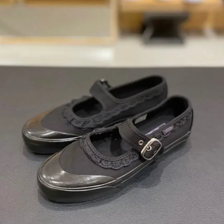 [BUNJANG] Vans Mary Jane In The Shadows Black / 반스 메리제인 인더쉐도우 블랙 240