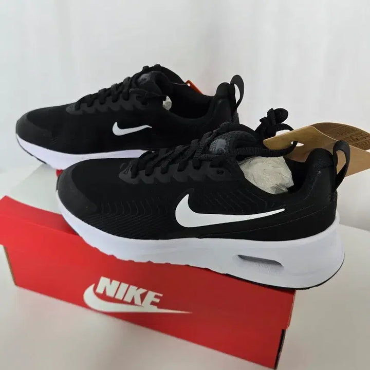 [BUNJANG] Nike Air Max Nulaxis Sneakers / 나이키 에어맥스 누엑시스 240 새상품 정품 운동화