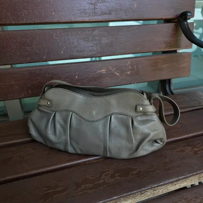 [BUNJANG] Salvatore Ferragamo Handbag / 페라가모 핸드백 판매