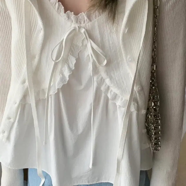 [BUNJANG] Melounge Crochet Bustier Blouse / 멜라운지 크로셰 뷔스티에 블라우스