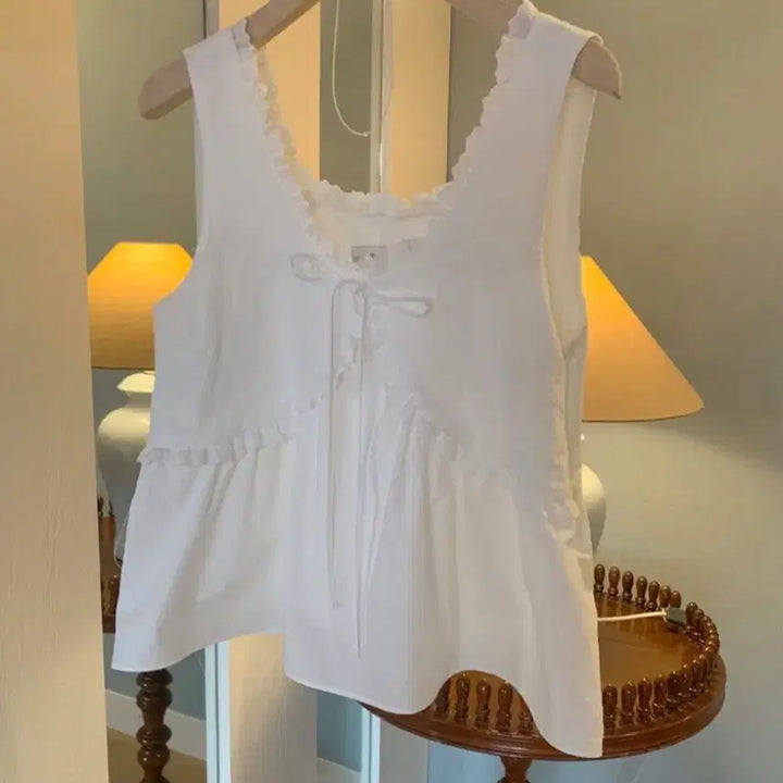 [BUNJANG] Melounge Crochet Bustier Blouse / 멜라운지 크로셰 뷔스티에 블라우스