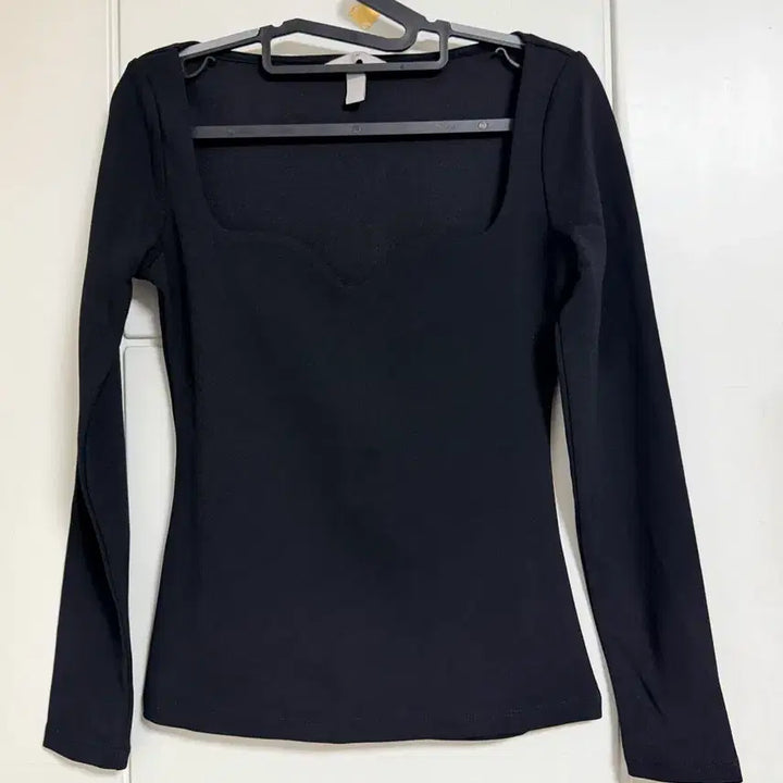 [BUNJANG] H&amp;M Black Square Neck Long Sleeve Slim Fit Top / H&amp;M 블랙 스퀘어넥 긴팔 슬림핏