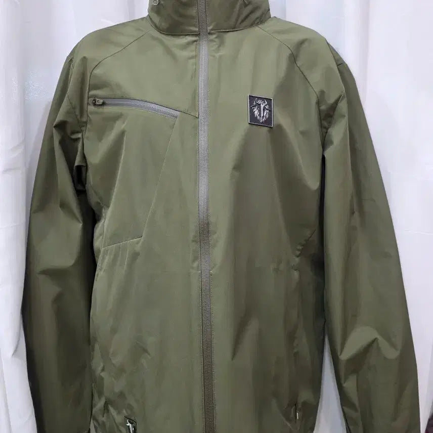 [BUNJANG] Black Yak Khaki Windbreaker Jacket Size 100 / 블랙야크 카키색 바람막이 자켓100