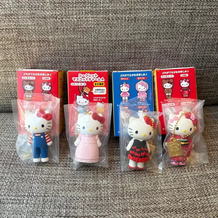 [BUNJANG] Hello Kitty 50th Anniversary Kimono Figure Keychain / (새상품) 헬로키티 50주년 도쿄 전시회 기모노 피규어 키링 기모노키티