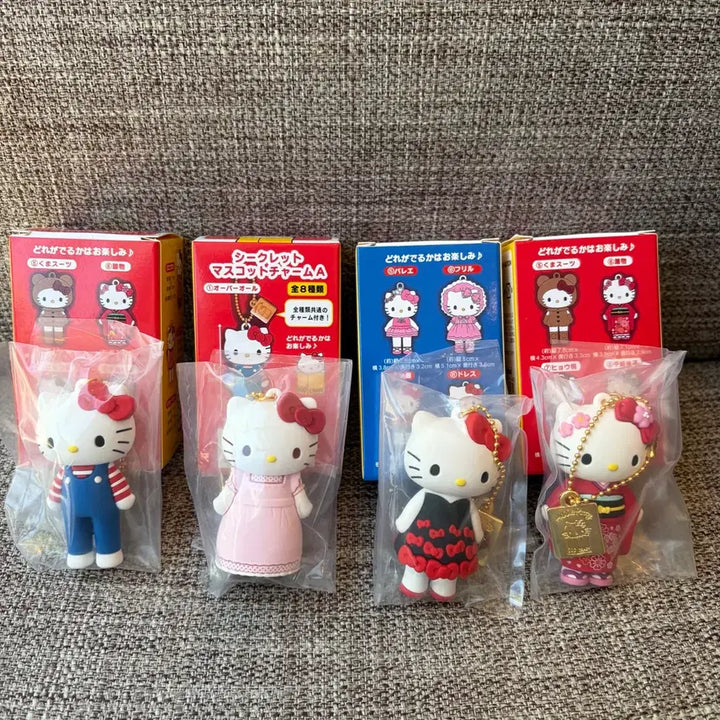 [BUNJANG] Hello Kitty 50th Anniversary Kimono Figure Keychain / (새상품) 헬로키티 50주년 도쿄 전시회 기모노 피규어 키링 기모노키티