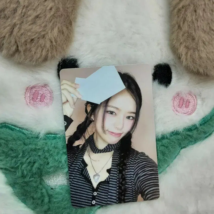 [BUNJANG] IVE Yujin REVIVE WITH MU Lucky Draw Photocard / 아이브 REVIVE WITH MU 특전 유진이 포카
