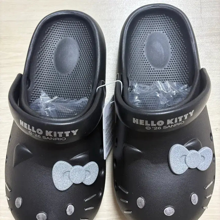 [BUNJANG] Sanrio Hello Kitty Black Clog Sandals Slippers 260 / 산리오 헬로키티 블랙 클로그 크록스 샌들 슬리퍼 260 새상품