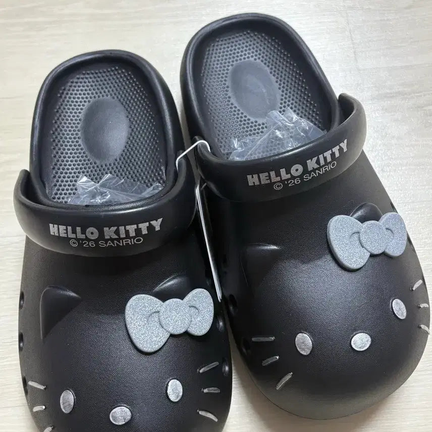 [BUNJANG] Sanrio Hello Kitty Black Clog Sandals Slippers 260 / 산리오 헬로키티 블랙 클로그 크록스 샌들 슬리퍼 260 새상품