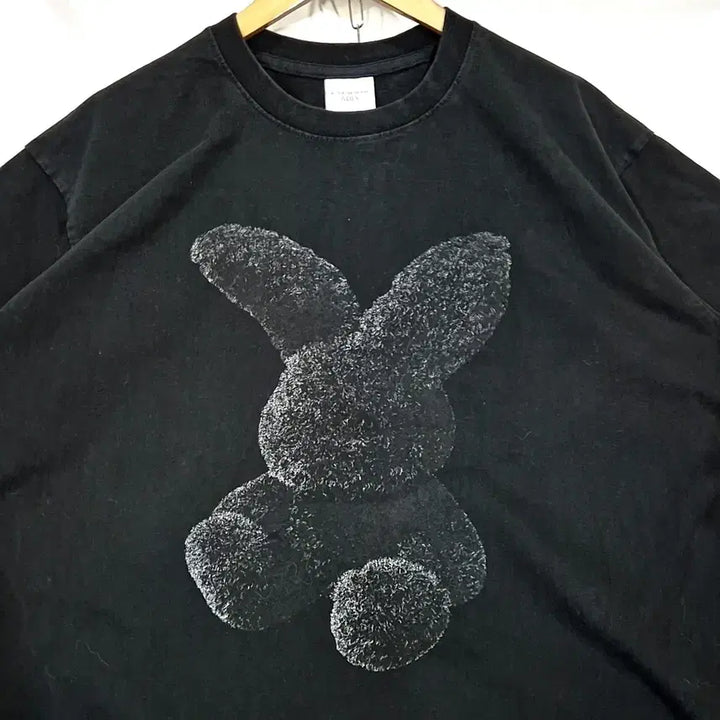 [BUNJANG] Acmed Labs Fuzzy Rabbit Short Sleeve T-Shirt / [L]아크메드라비 퍼지 래빗 반팔티(만원샵)