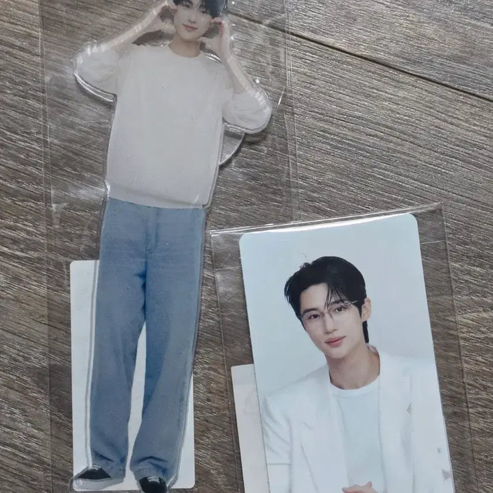 [BUNJANG] Byun Woo Seok Physiogel Photocard &amp; Keyring Bundle Set / 변우석 피지오겔 키링 포카 세트 포토카드 일괄