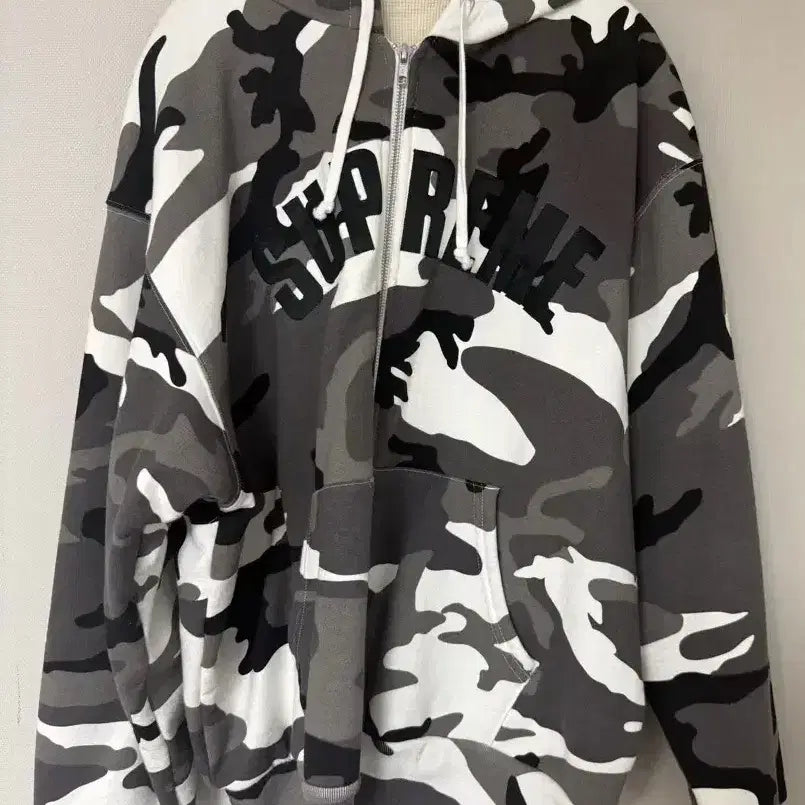 [BUNJANG] Supreme Arc Thermal Lined Zip Up Hoodie Sweatshirt Snow Camo L / 슈프림 아크 써멀 라인드 집업 후드 스웨트셔츠 스노우 카모  L 사이즈