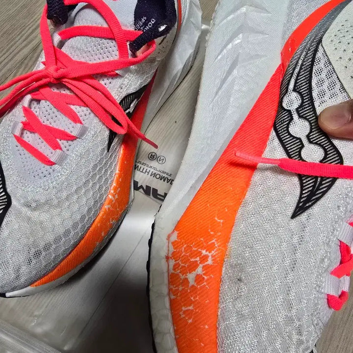 [BUNJANG] Saucony Endorphin Pro 4 Running Shoes (270mm) / 써코니 엔돌핀 프로4 270