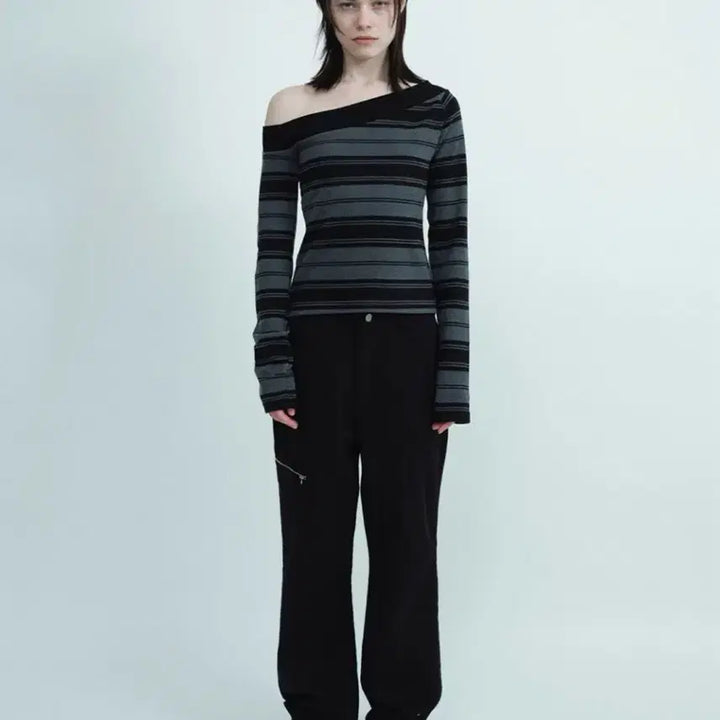 [BUNJANG] Miloumun One Shoulder Striped T-Shirt Charcoal Gray / 밀로우먼 원숄더 스트라이트 티셔츠 차콜그레이