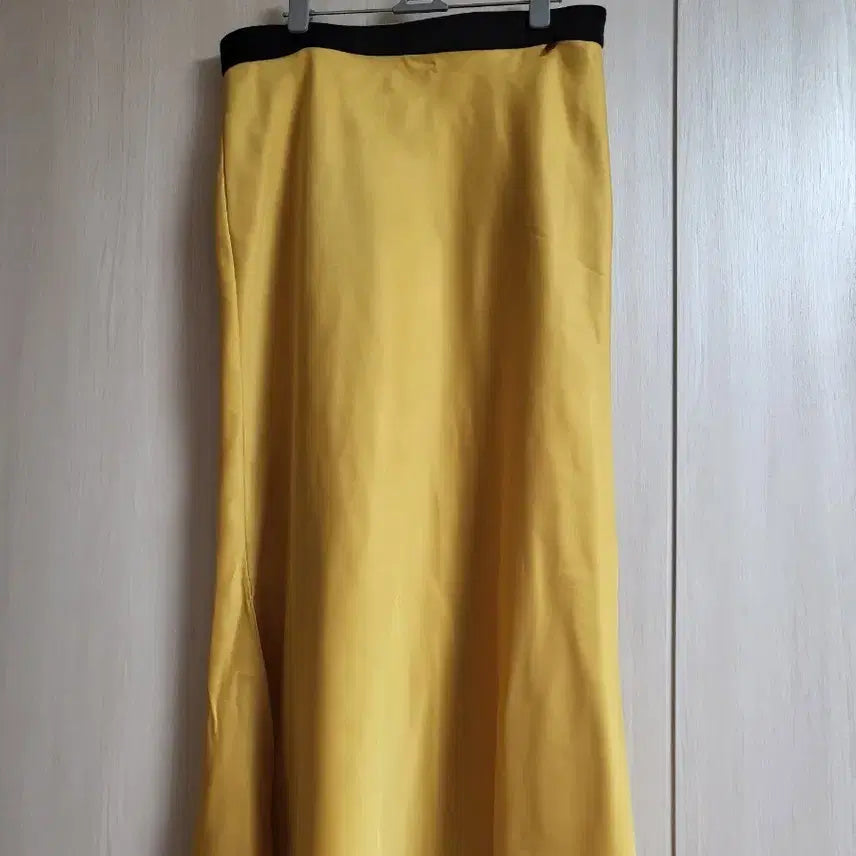[BUNJANG] Thursday Island Yellow Banding Satin Long Skirt / 써스데이 아일랜드 옐로우 밴딩 새틴 스커트