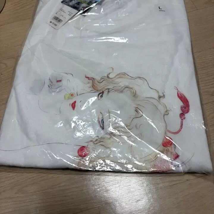 [BUNJANG] Uniqlo UT Final Fantasy T-Shirt White / 유니클로 UT 게임 파이널판타지 티셔츠 화이트 팝니다.