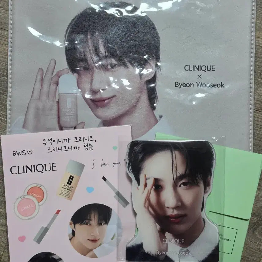 [BUNJANG] Byun Woo Seok Clinic Mousepad, Hand Mirror, Sticker Bundle Set / 변우석 크리니크 마우스패드 손거울 스티커 일괄 세트 굿즈
