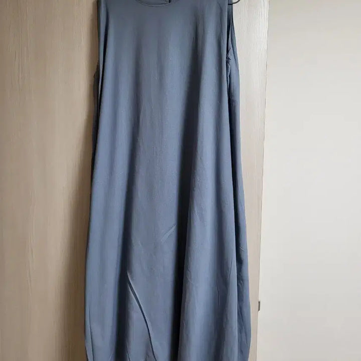 [BUNJANG] BREAL Blue Long Rayon Sleeveless Dress / 브레알 블루 롱 레이온 민소매 원피스
