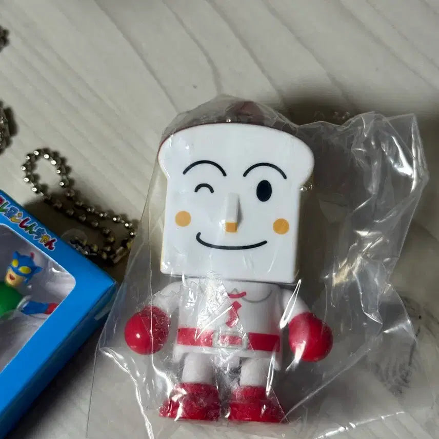 [BUNJANG] Shikppangman Gacha Keyring / 식빵맨 가챠 키링