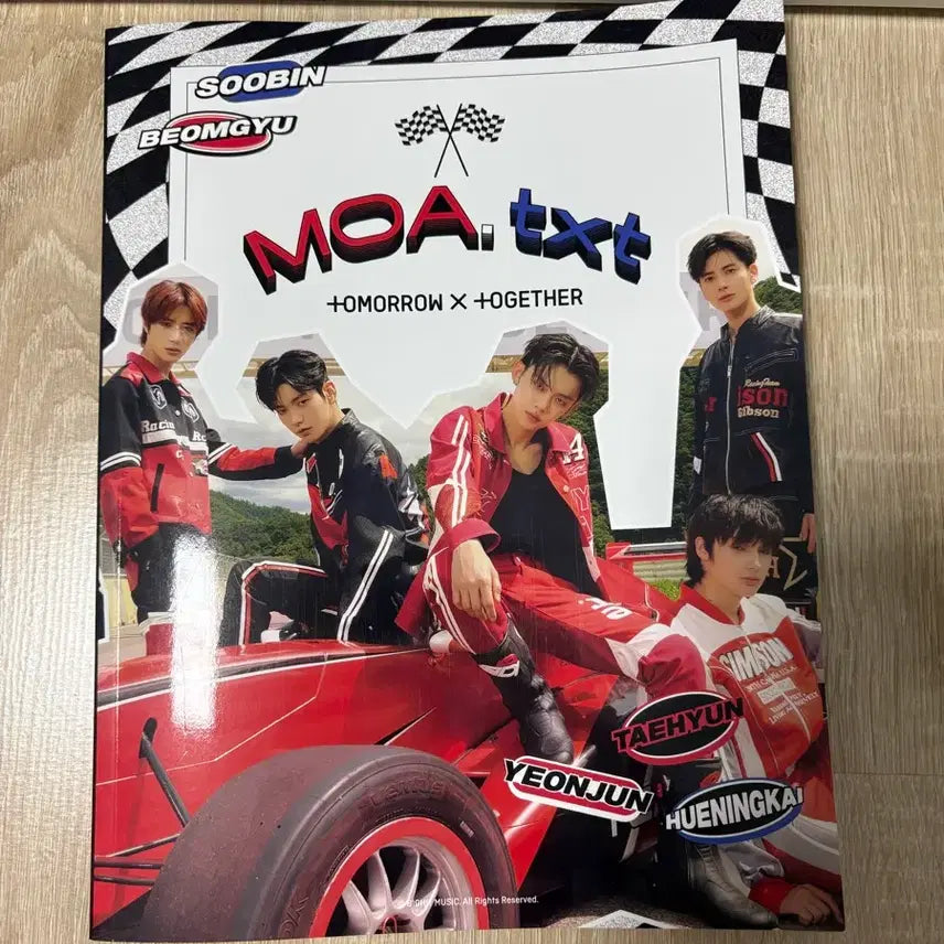 [BUNJANG] TXT MOA Membership Kit Q&amp;A Photobook / 투바투 모아 멤버쉽 키트 구성품 큐엔에이 포토북