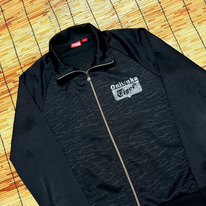 [BUNJANG] Onitsuka Tiger Black Tiger Oriental Embroidery Jersey L / 오니츠카타이거 블랙 호랑이 오리엔탈 자수 져지 L