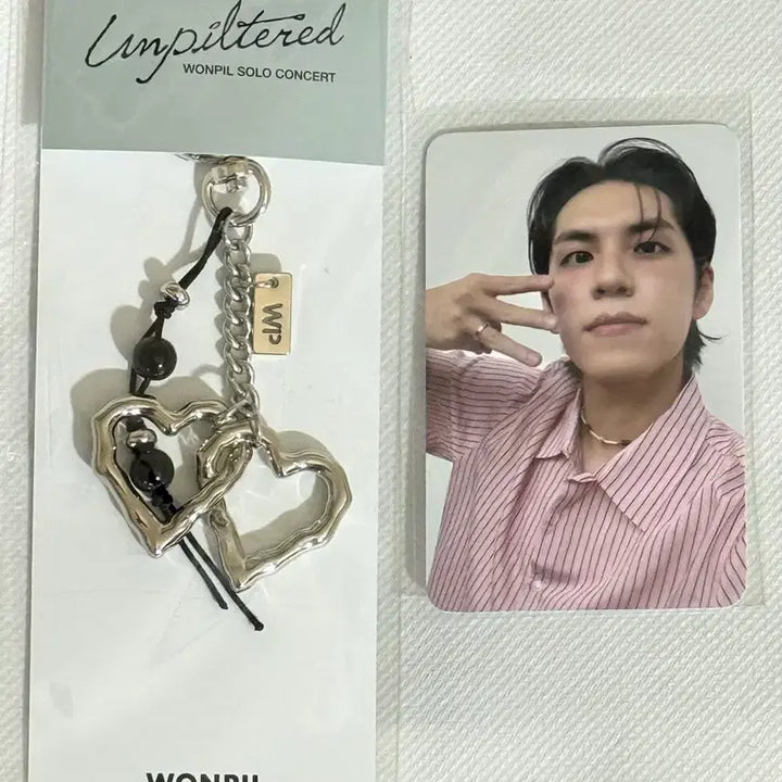 [BUNJANG] Concert Unfiltered Daybreak Metal Keyring &amp; Photocard Bundle / 미개봉 일괄) 원필 콘서트 언필터드 MD 메탈키링 원필 4만 포카