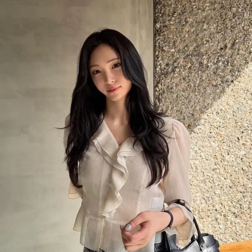 [BUNJANG] Ploomm Antique Weaving Blouse Beige Cream / 플로움 앤틱 웨이빙 블라우스 환승연애 현지 착용 베이지크림
