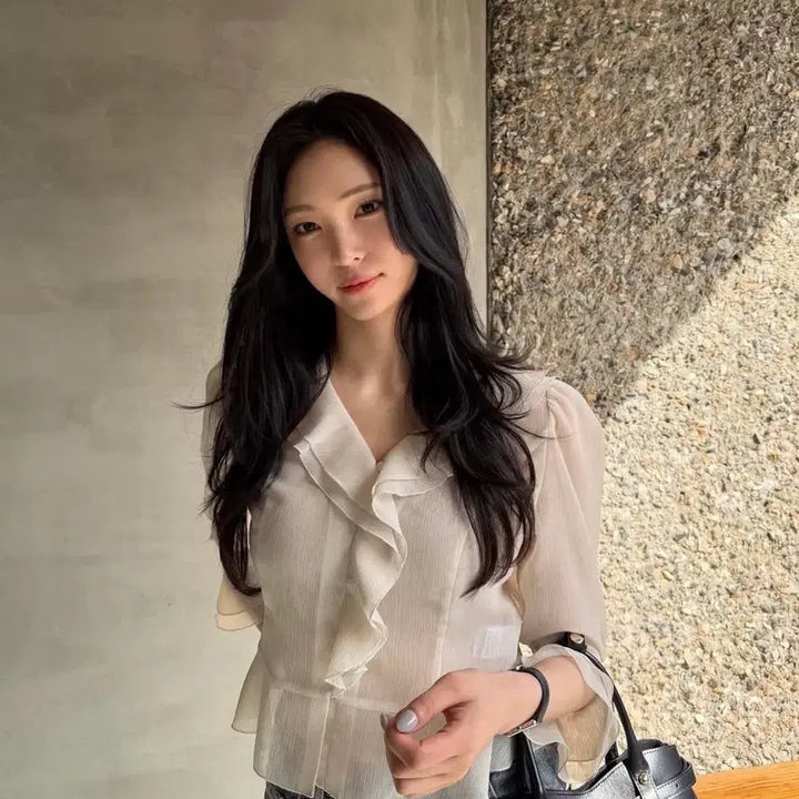[BUNJANG] Ploomm Antique Weaving Blouse Beige Cream / 플로움 앤틱 웨이빙 블라우스 환승연애 현지 착용 베이지크림