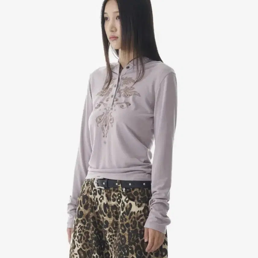 [BUNJANG] ARKAM Studded Leaf Hooded Long Sleeve / 아캄 Studded Leaf Hooded Long Sleeve 롱슬리브