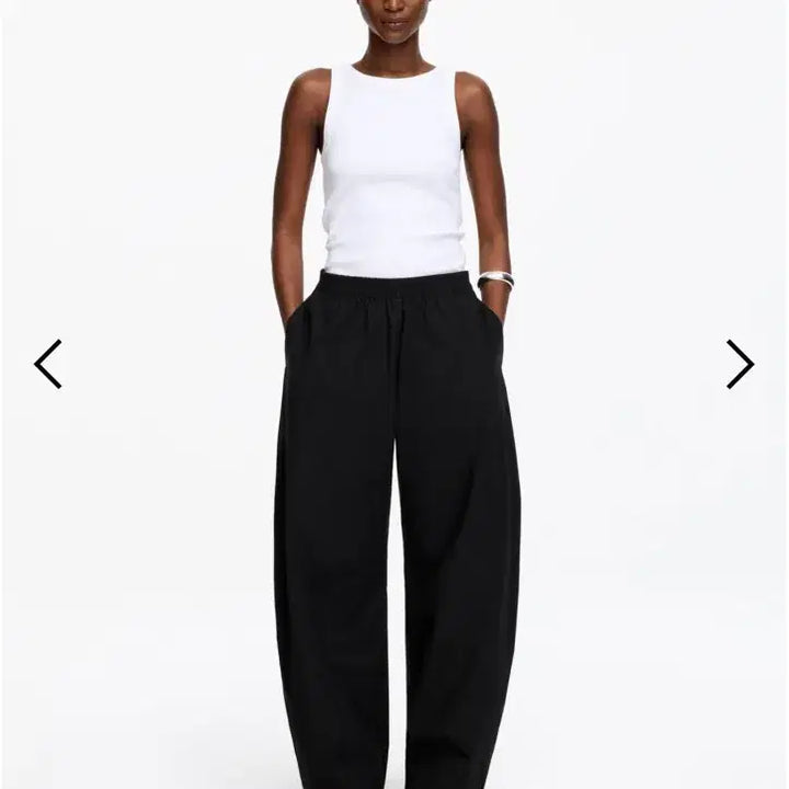 [BUNJANG] Arket Barrel Leg Cotton Trousers Black M / 아르켓 배럴 레그 코튼 트라우저