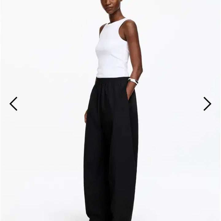 [BUNJANG] Arket Barrel Leg Cotton Trousers Black M / 아르켓 배럴 레그 코튼 트라우저
