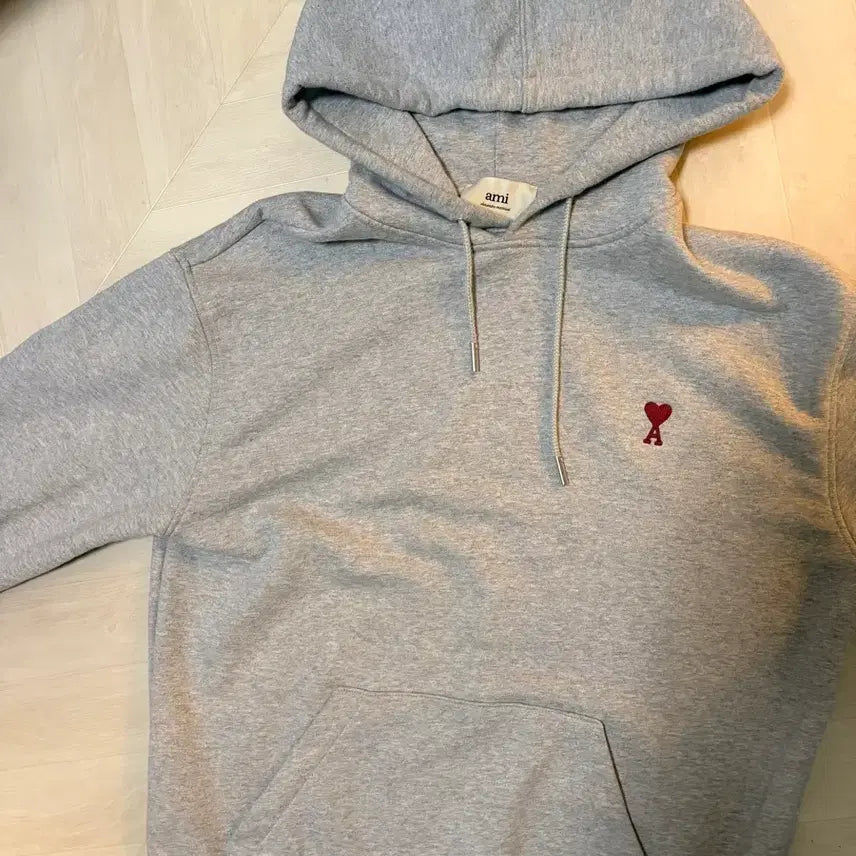 [BUNJANG] AMI Paris Small Heart Logo Hoodie Ash Grey M / 정품) 아미 스몰 하트 로고 후드티 애쉬그레이 M 급처