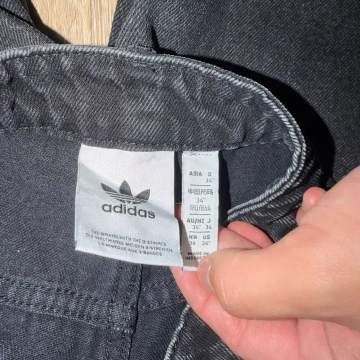 [BUNJANG] Adidas Adicolor Denim Pants Black / 아디다스 아디컬러 데님팬츠 블랙
