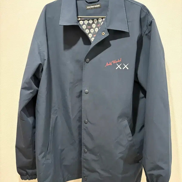 [BUNJANG] Uniqlo x KAWS x Andy Warhol Coach Jacket Navy XL / 유니클로x카우스x앤디워홀 코치자켓 네이비 XL