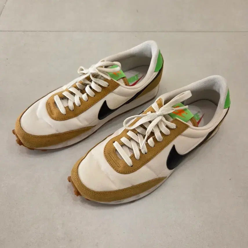 [BUNJANG] Nike Daybreak CK2351-700 Beige/Fluorescent Size 260 / 나이키 데이브레이크 [CK2351-700, 260]