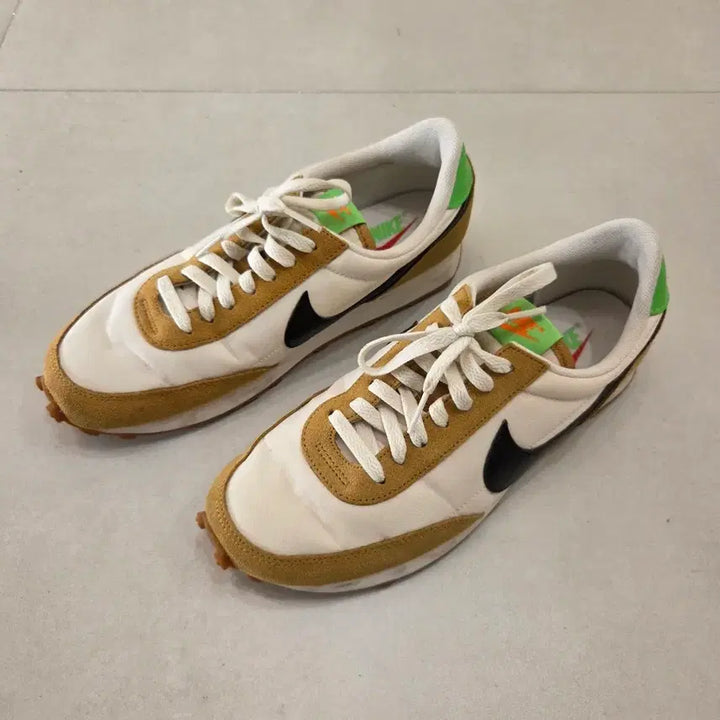 [BUNJANG] Nike Daybreak CK2351-700 Beige/Fluorescent Size 260 / 나이키 데이브레이크 [CK2351-700, 260]