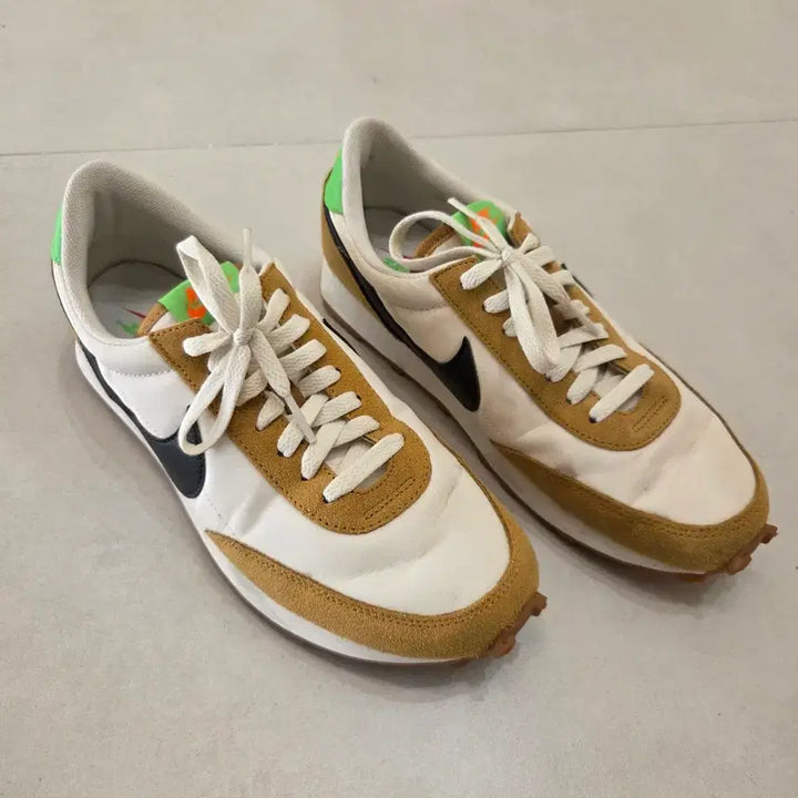 [BUNJANG] Nike Daybreak CK2351-700 Beige/Fluorescent Size 260 / 나이키 데이브레이크 [CK2351-700, 260]