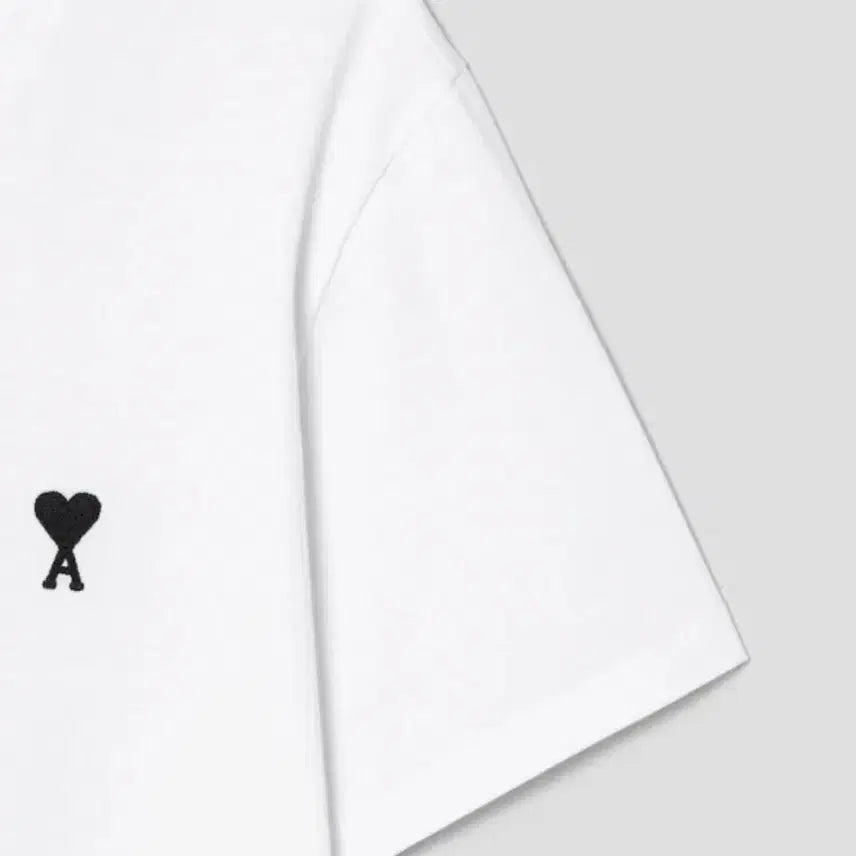 [BUNJANG] AMI Small Heart Short Sleeve T-shirt - White, Navy, Black / 아미 스몰 하트 반팔티 화이트/네이비/블랙