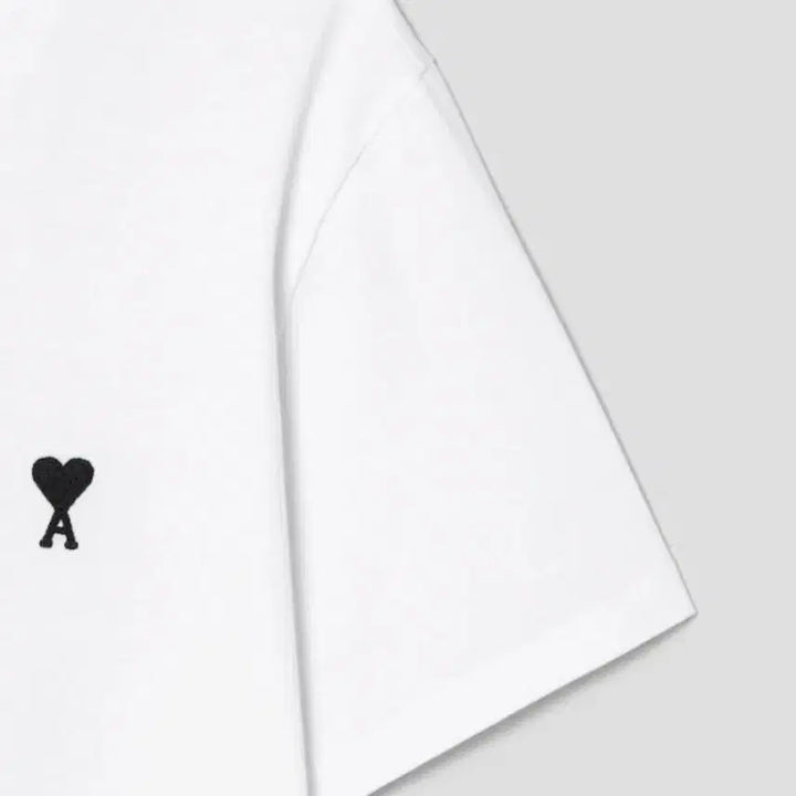 [BUNJANG] AMI Small Heart Short Sleeve T-shirt - White, Navy, Black / 아미 스몰 하트 반팔티 화이트/네이비/블랙