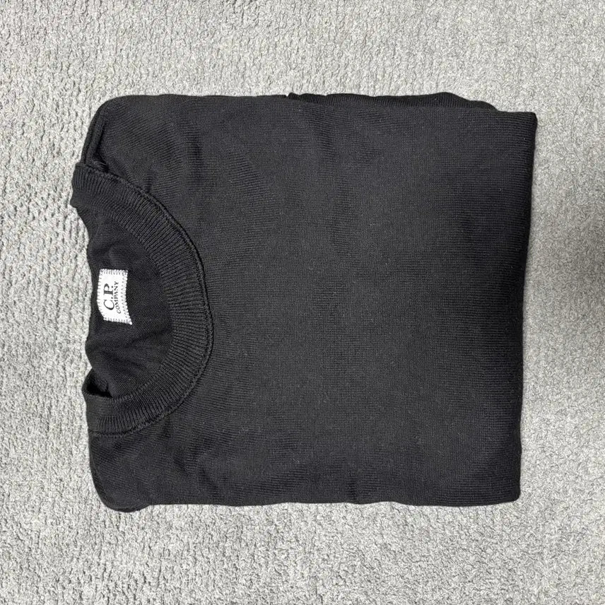 [BUNJANG] CP Company C. Island Crewneck Lens Knit Black / CP컴퍼니 씨 아일랜드 크루넥 렌즈 니트 블랙 - 25ss