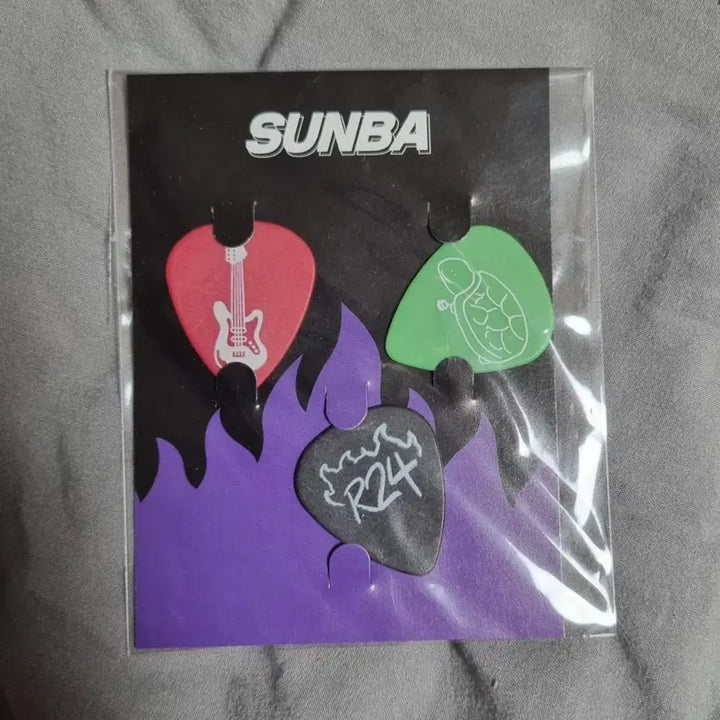 [BUNJANG] Sunba Limited Edition Guitar Pick Set with Necklace / 선바 굿즈 한정판 기타피크, 3종 기타피크, 피크 목걸이